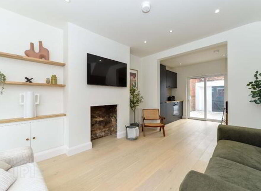 3 Lichfield Avenue, Belfast, BT5 5JQ