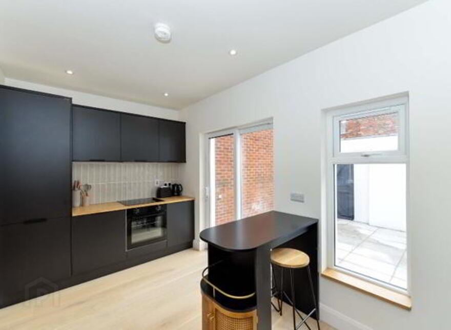 3 Lichfield Avenue, Belfast, BT5 5JQ