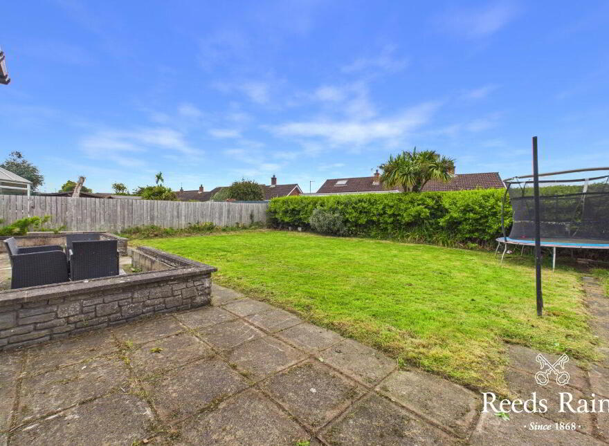 8 Craigowen Road, Carrickfergus, BT38 7NE