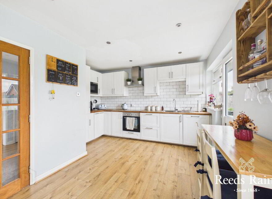 8 Craigowen Road, Carrickfergus, BT38 7NE