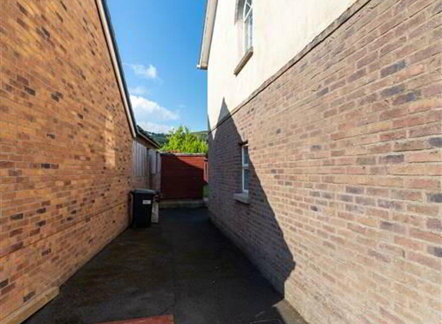 10 Mount Eagles Link, Stewartstown Road, Belfast, BT17 0FY