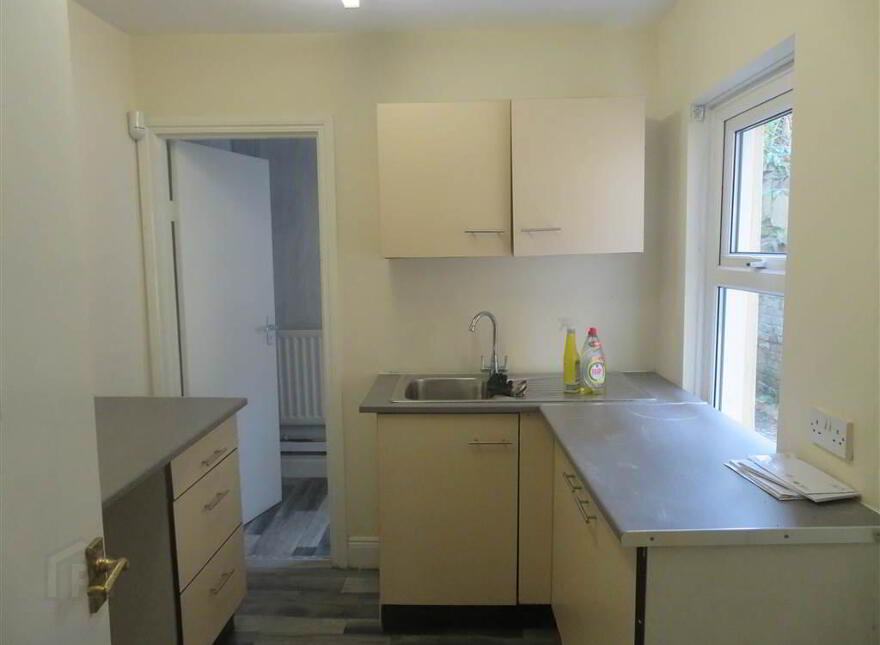 114 University Street, Belfast, BT7 1HH
