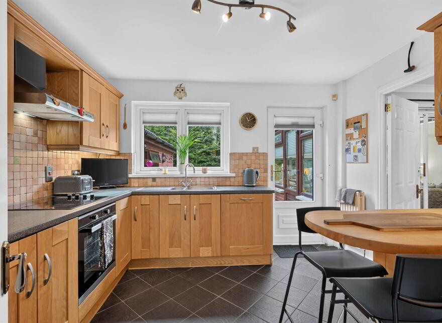 137 Oakhurst Avenue, Belfast, BT10 0PD