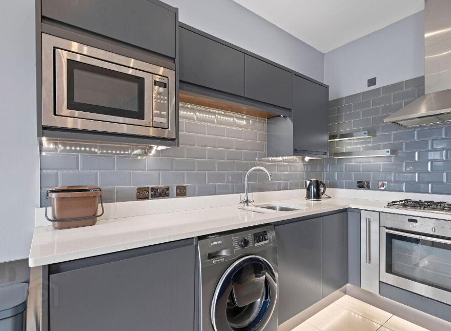 22 Peninsula Apartments, Eglinton Street, Portrush, BT56 8DX