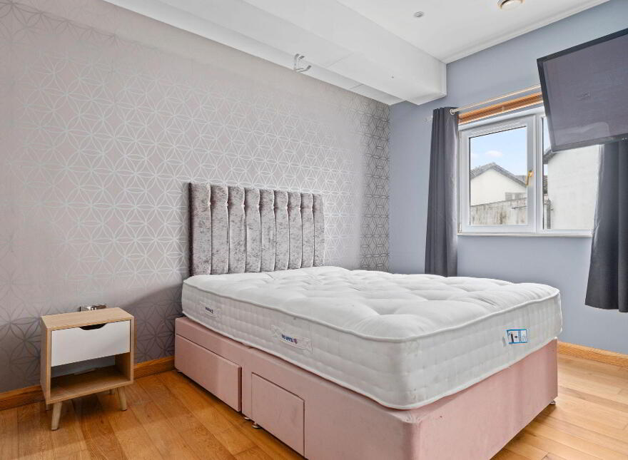 22 Peninsula Apartments, Eglinton Street, Portrush, BT56 8DX