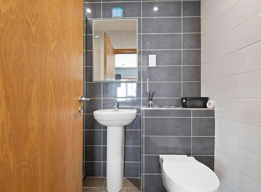 22 Peninsula Apartments, Eglinton Street, Portrush, BT56 8DX