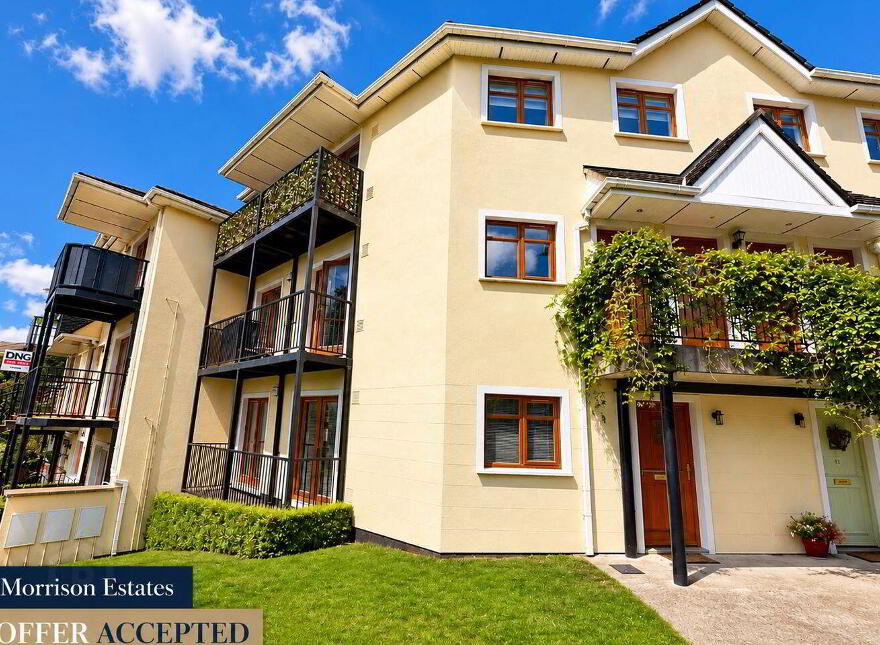 40 The Rectory, Stepaside, D18D4P3 photo