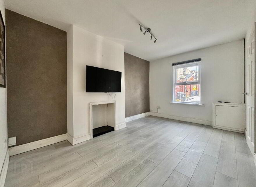 89 Great Northern Street, Belfast, BT9 7FL