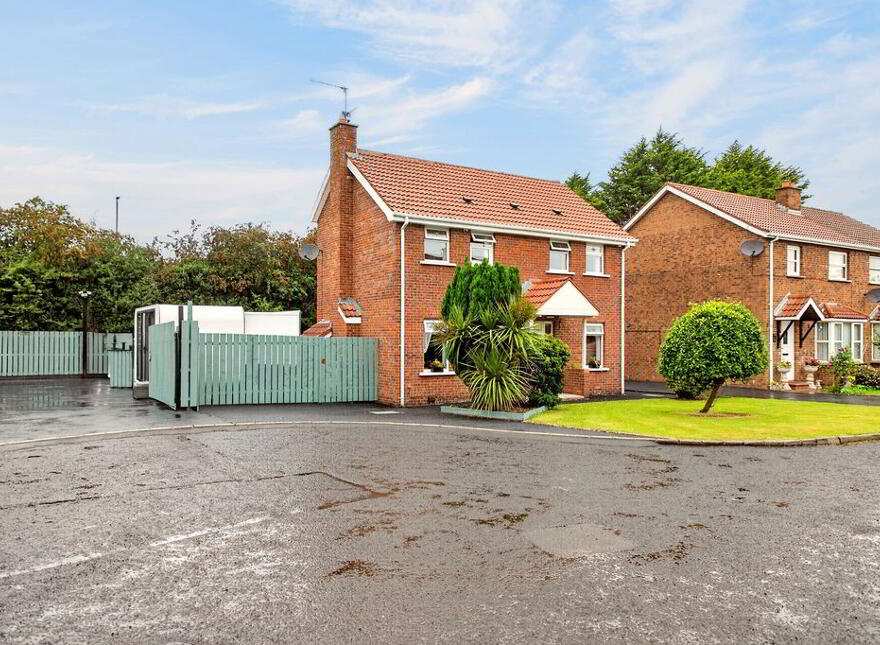 10 Berkley Court, Crumlin, BT29 4FT