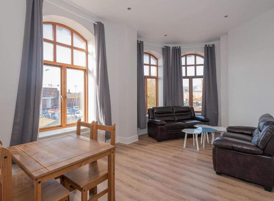 203 Lucas Building, Ormeau Avenue, Belfast, BT2 8HB