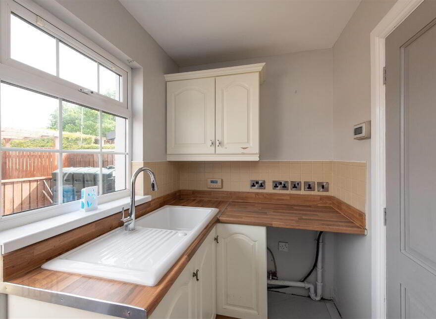 76 Commons Road, Ballykinler, Downpatrick, BT30 8DG