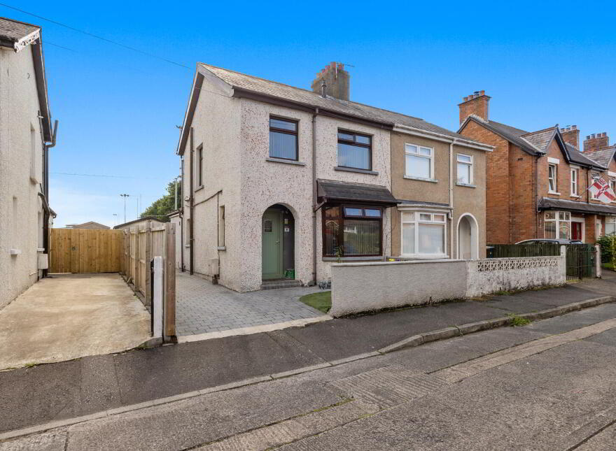 31 Loopland Gardens, Belfast, BT6 9EB