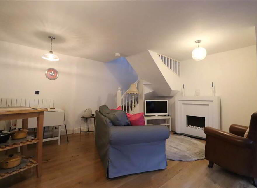 14A Park Street, Hillsborough, BT26 6AL