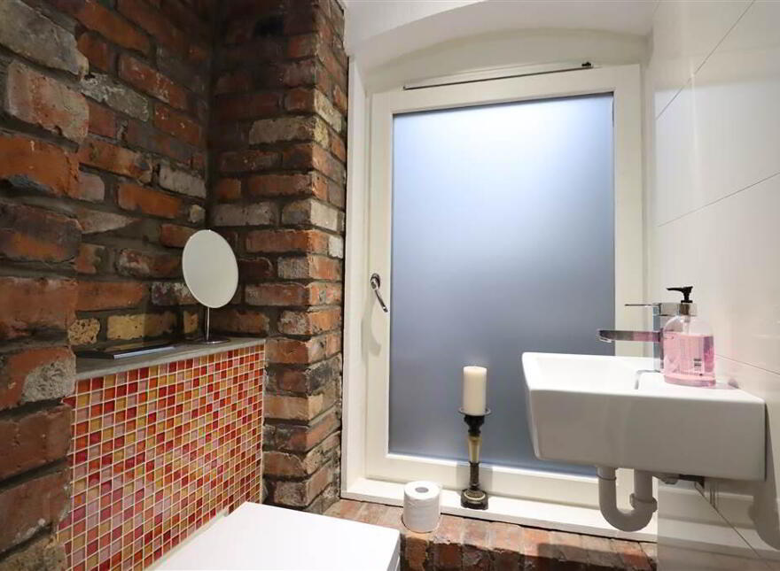 14A Park Street, Hillsborough, BT26 6AL