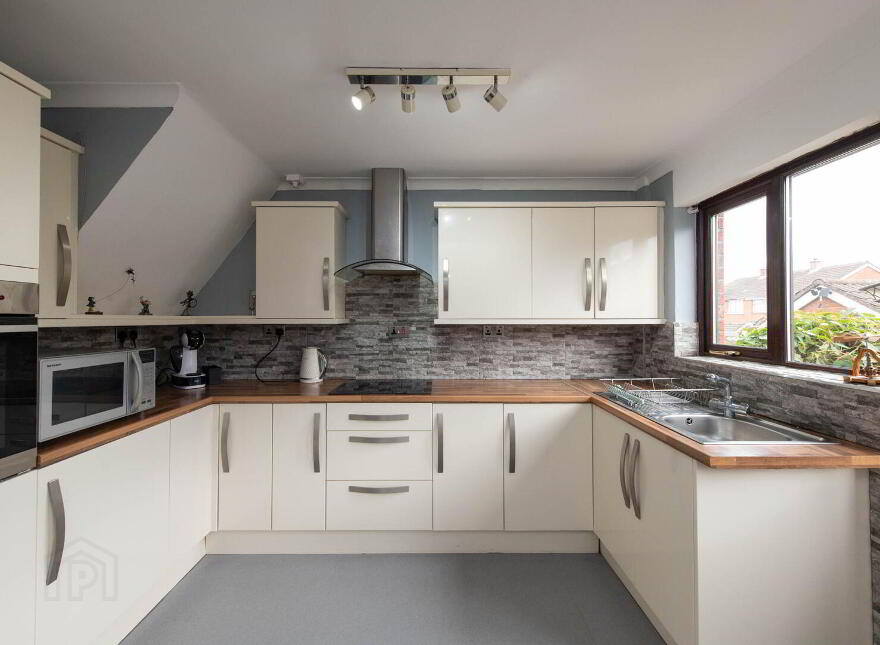 21 Fairview Crescent, Newtownabbey, BT36 6QA