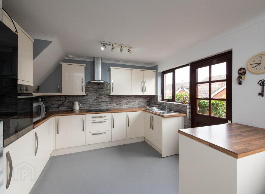21 Fairview Crescent, Newtownabbey, BT36 6QA