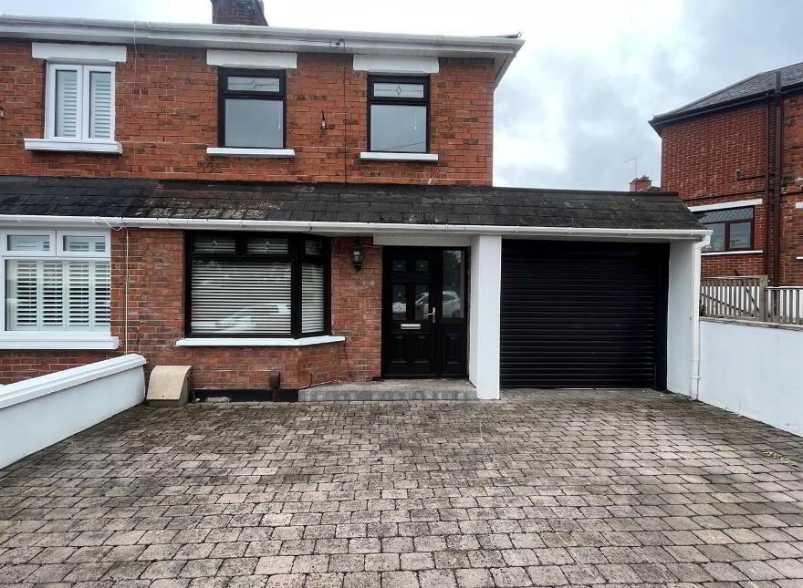 16 Andersonstown Park, Belfast, BT11 8FF photo