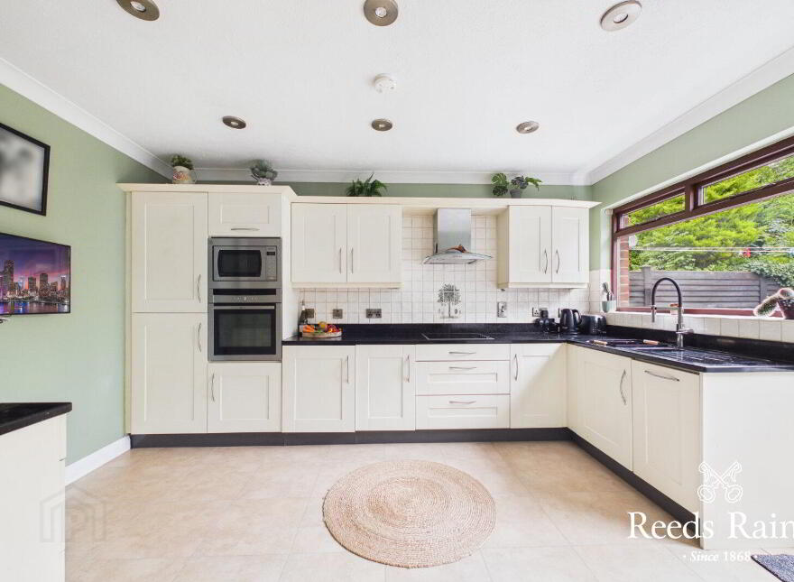 38 Parkland Avenue, Lisburn, BT28 3JP