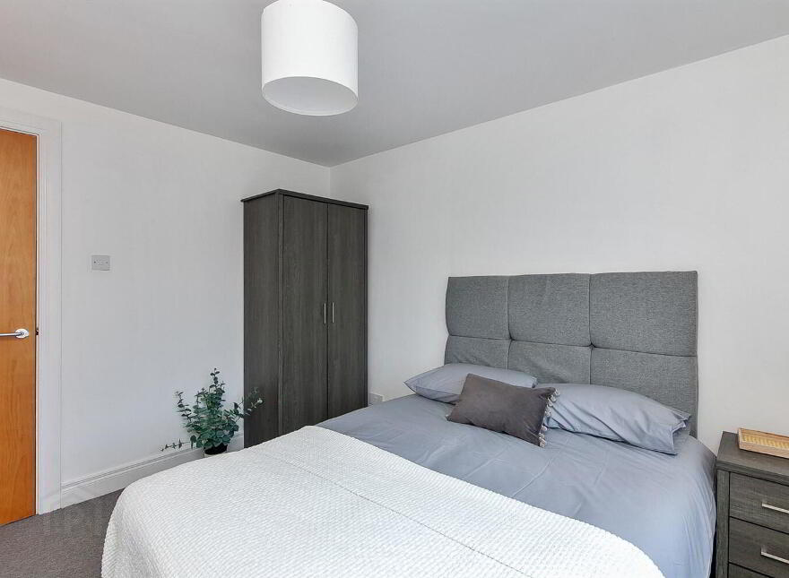 10 Lesley Plaza, Belfast, BT9 6JN