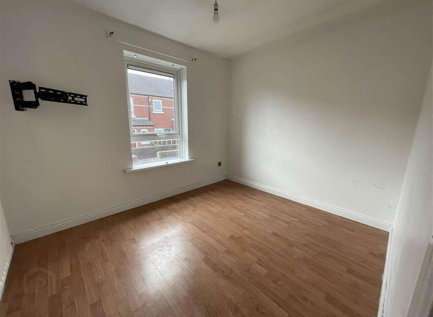 5 Lisfaddan Place, Belfast, BT12 4SJ