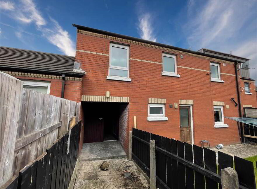 5 Lisfaddan Place, Belfast, BT12 4SJ