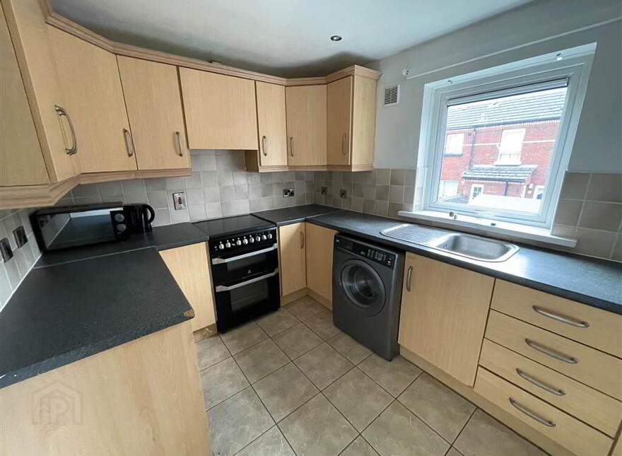 5 Lisfaddan Place, Belfast, BT12 4SJ