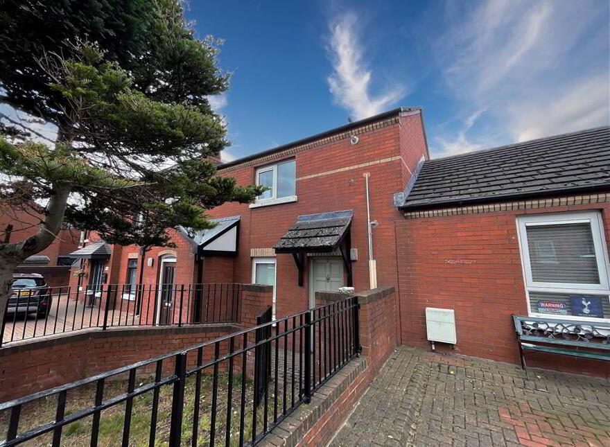 5 Lisfaddan Place, Belfast, BT12 4SJ