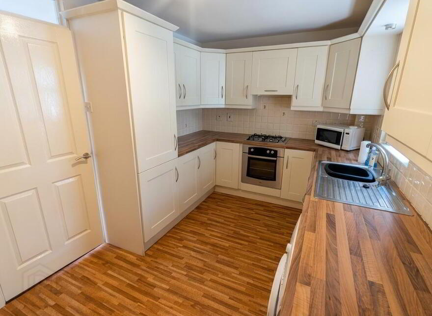 10 Windmill Crescent, Ballynahinch, BT24 8EZ