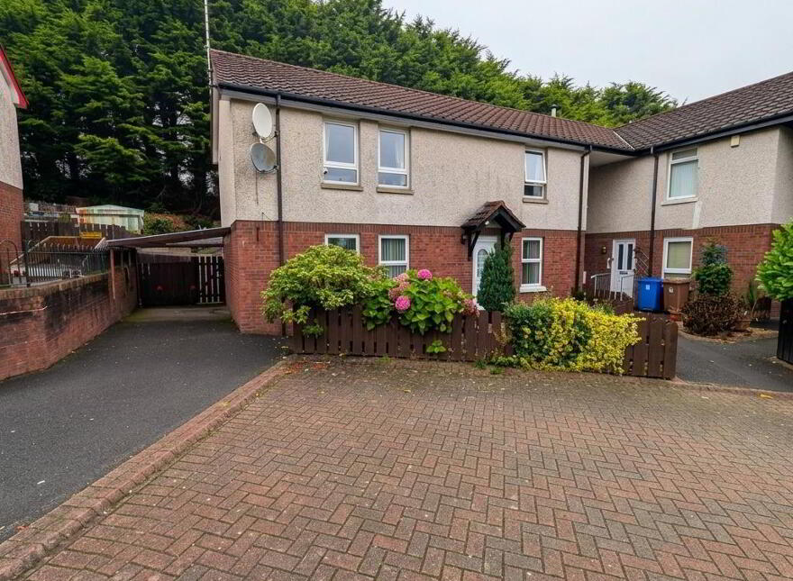 10 Windmill Crescent, Ballynahinch, BT24 8EZ
