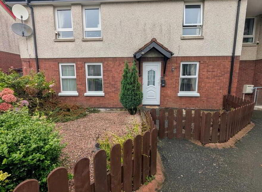 10 Windmill Crescent, Ballynahinch, BT24 8EZ