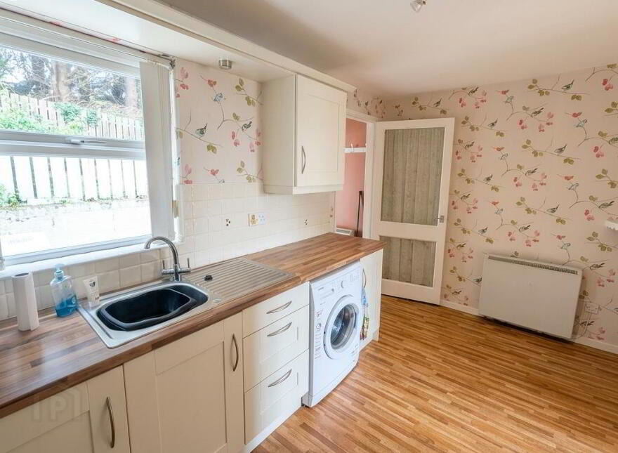 10 Windmill Crescent, Ballynahinch, BT24 8EZ