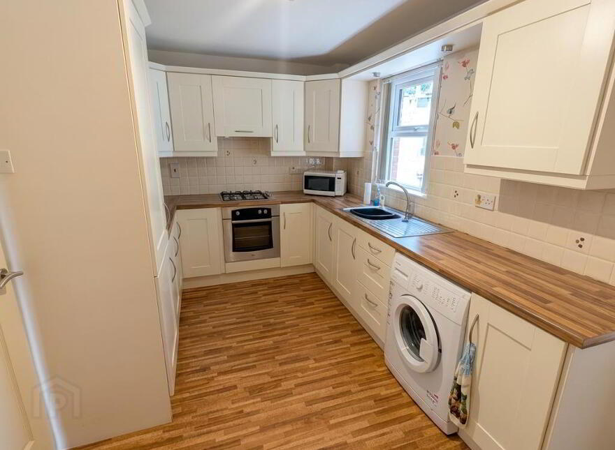 10 Windmill Crescent, Ballynahinch, BT24 8EZ