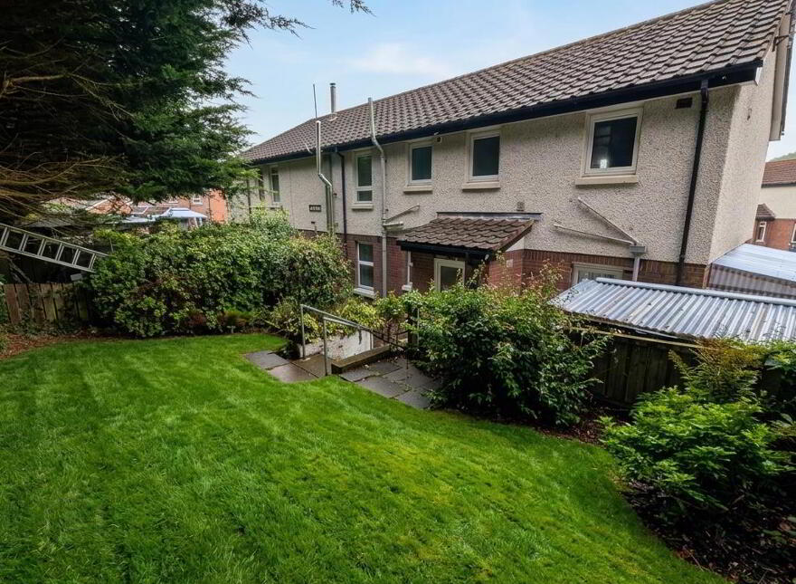 10 Windmill Crescent, Ballynahinch, BT24 8EZ