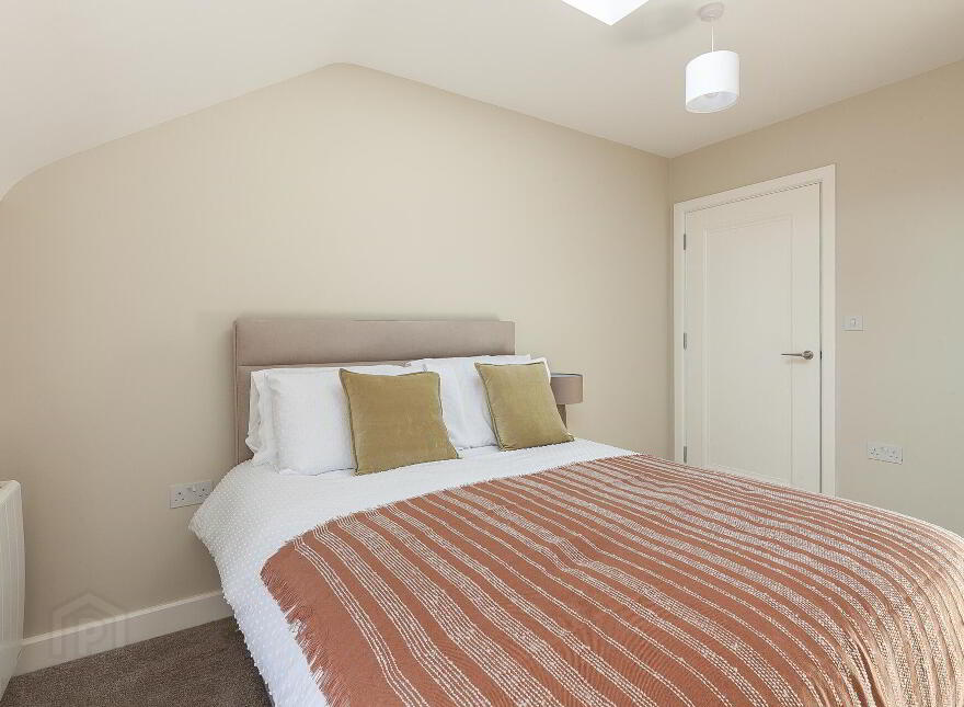 Apt 2, 537a Lisburn Road, Belfast, BT9 7GQ