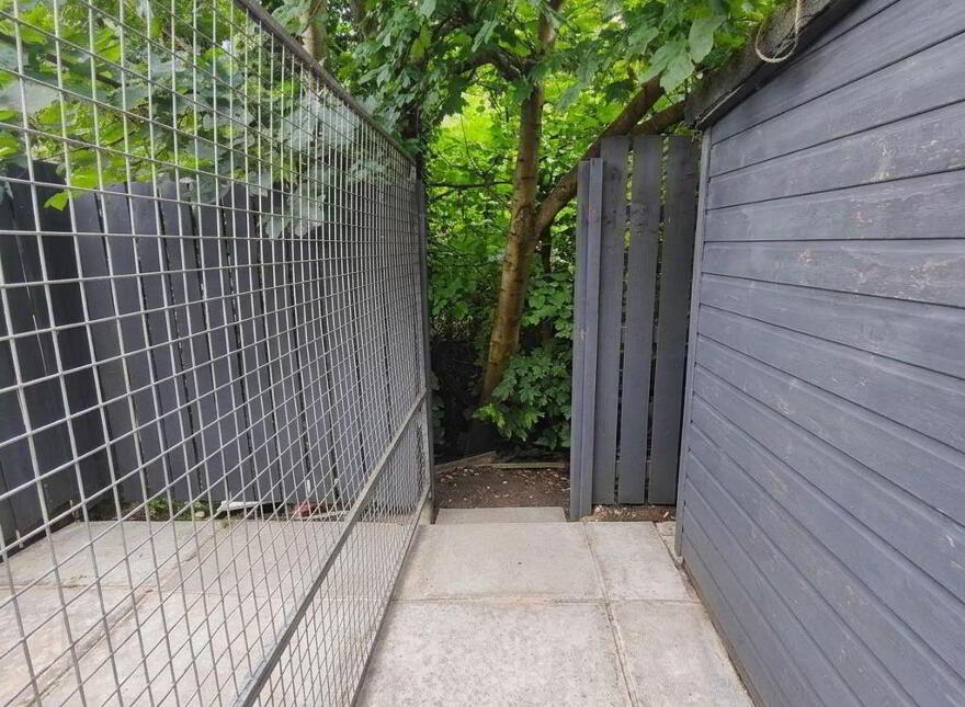 30 Wolfhill Manor, Belfast, BT14 8DE