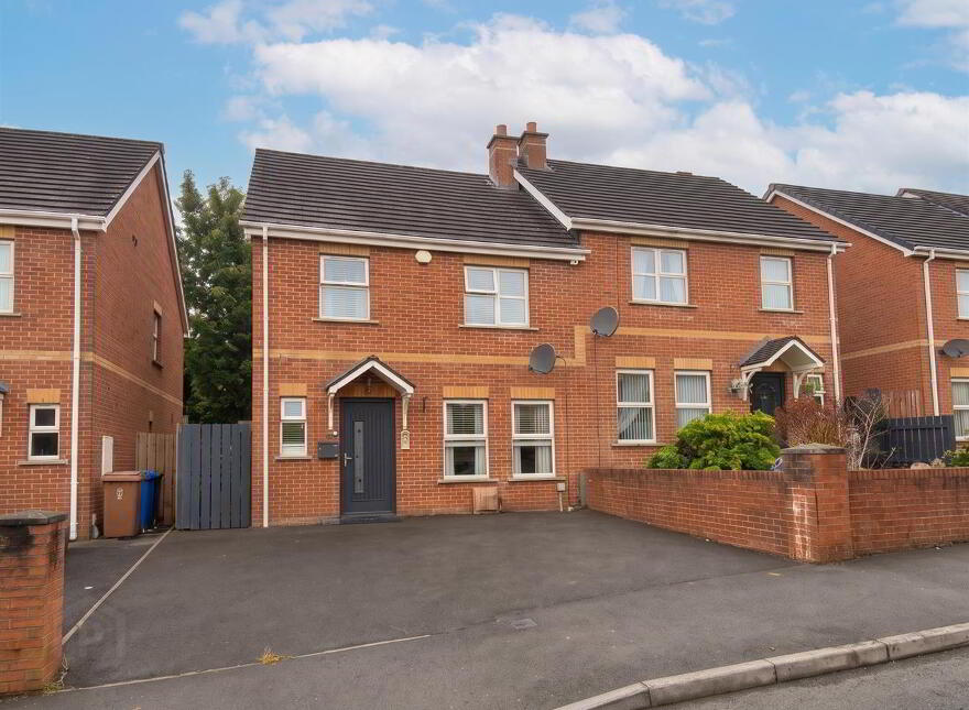 30 Wolfhill Manor, Belfast, BT14 8DE