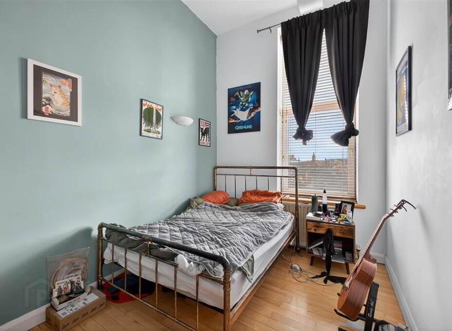 207 Somerset Studios, Marcus Ward Street, Belfast, BT7 1RP