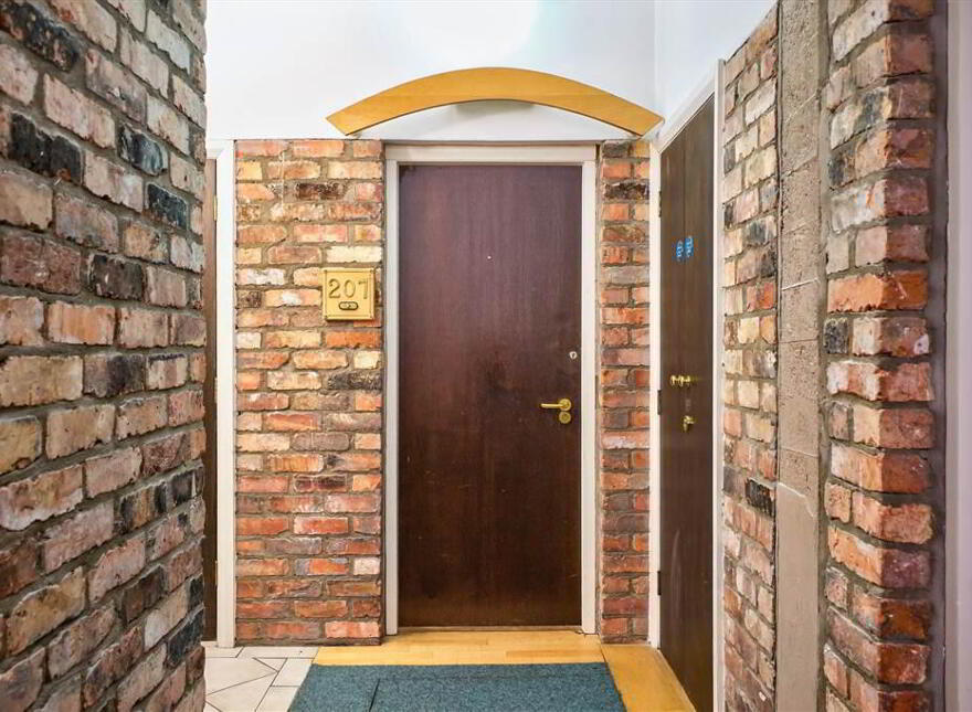 207 Somerset Studios, Marcus Ward Street, Belfast, BT7 1RP