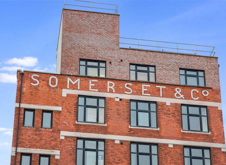 207 Somerset Studios, Marcus Ward Street, Belfast, BT7 1RP