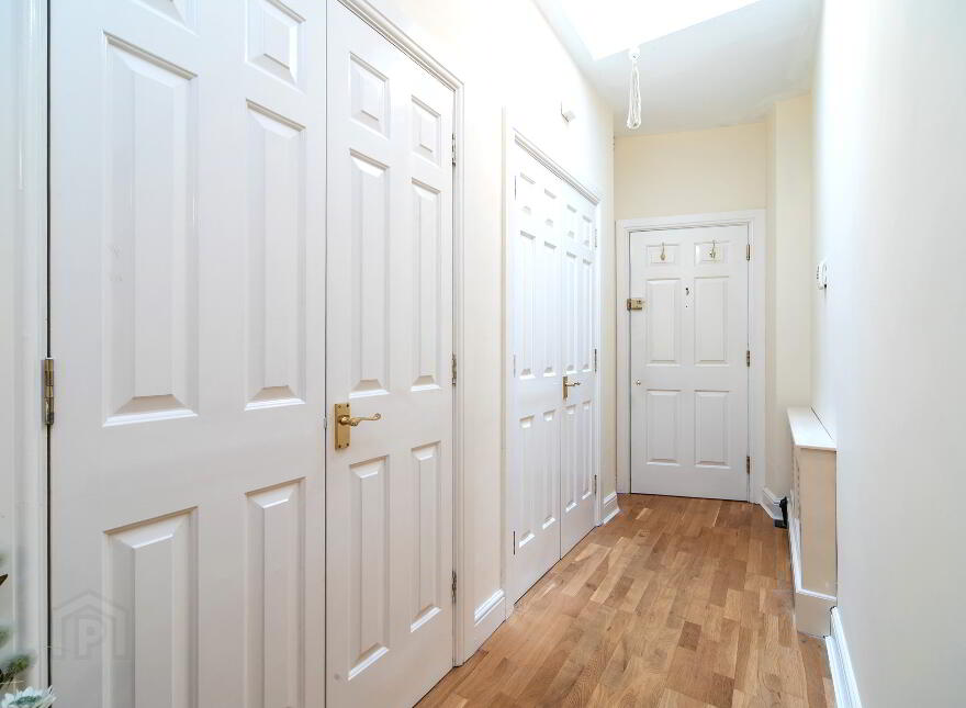 28 Kilwarlin Crescent, Royal Hillsborough, BT26 6QF