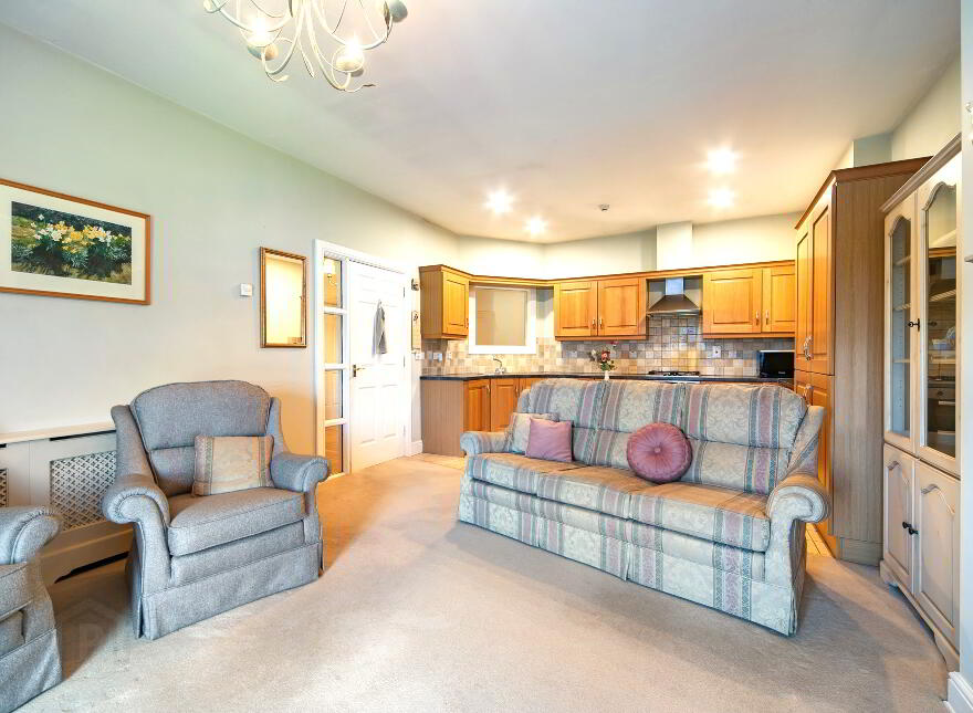 28 Kilwarlin Crescent, Royal Hillsborough, BT26 6QF