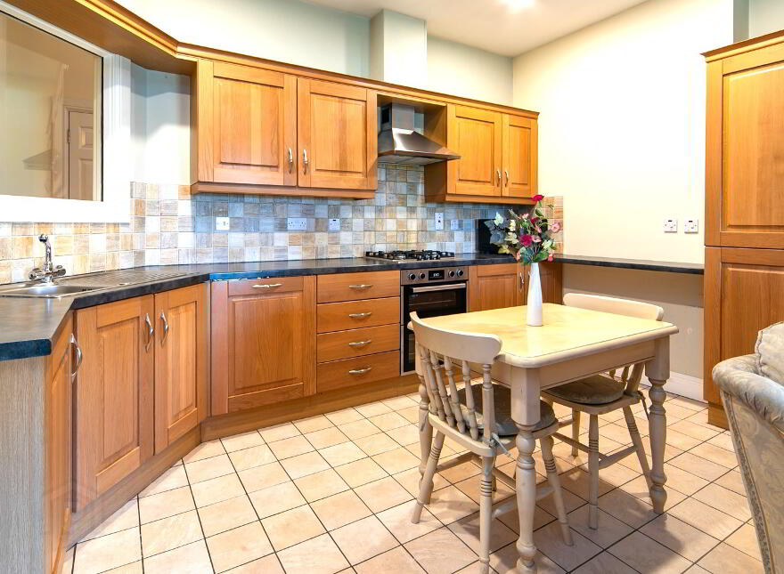 28 Kilwarlin Crescent, Royal Hillsborough, BT26 6QF