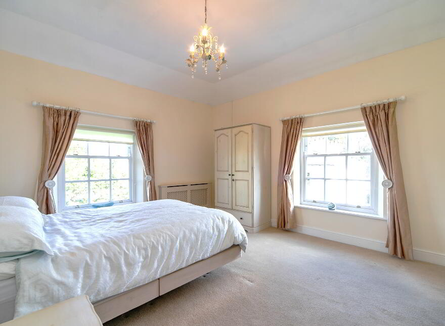 28 Kilwarlin Crescent, Royal Hillsborough, BT26 6QF