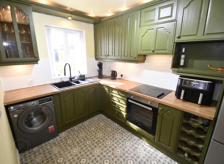 74a Glen Road, Belfast, BT11 8BH
