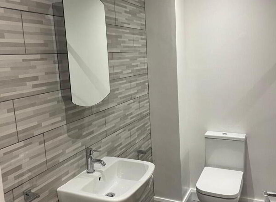 Flat 1, 9 Malone Road, Belfast, BT9 6RT