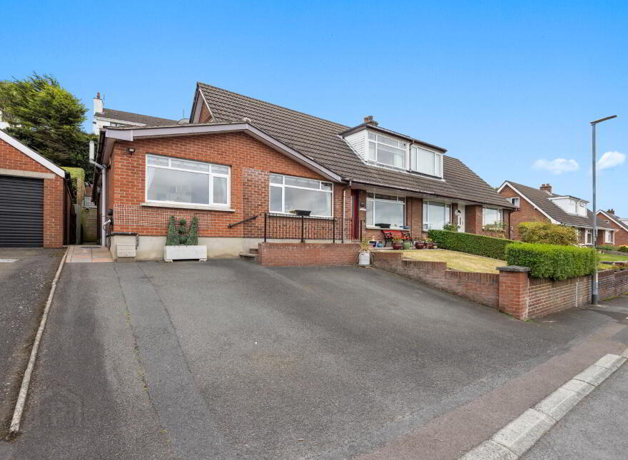 49 Strangford Heights, Newtownards, BT23 8ND