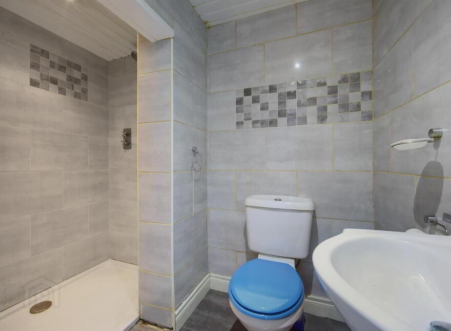 61 Millmount Lane, Dundonald, Belfast, BT16 1WN