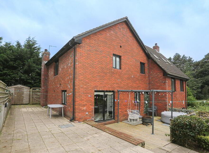 15 Finchley Vale, Belfast, BT4 2EU