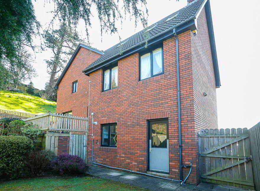 15 Finchley Vale, Belfast, BT4 2EU