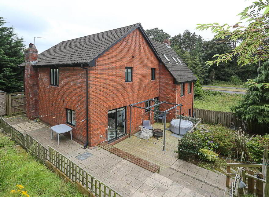 15 Finchley Vale, Belfast, BT4 2EU